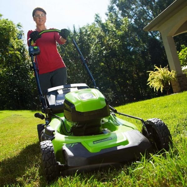 60V akumulátorová kosačka na trávu 46cm Greenworks GD60LM46HP